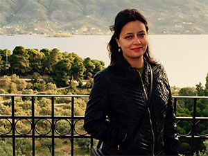 Μπέττυ Ρούτση, Φιλόλογος, Μεταφράστρια Μπέττυ Ρούτση